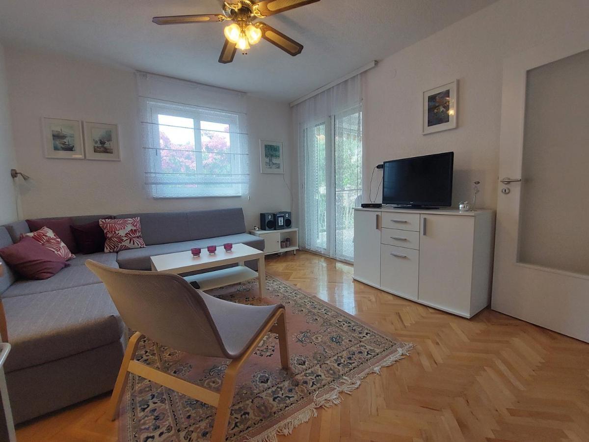 Apartment Emili Marina Zewnętrze zdjęcie